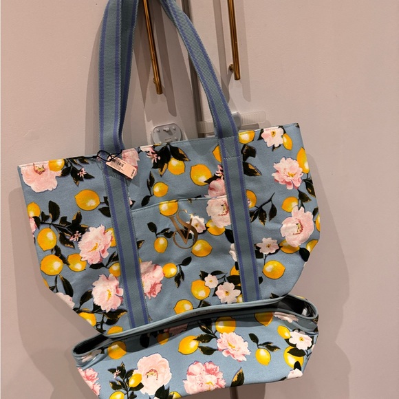 Victoria’s Secret tote bag - swim cooler tote bag - Picture 8 of 10